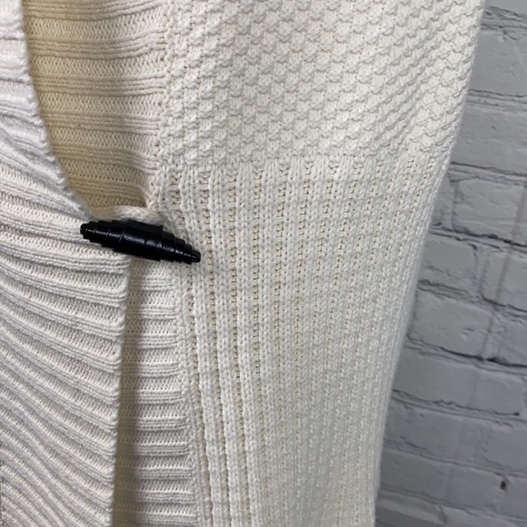 Chaps Ribbed Cable Knit Vest - Picture 2 of 6